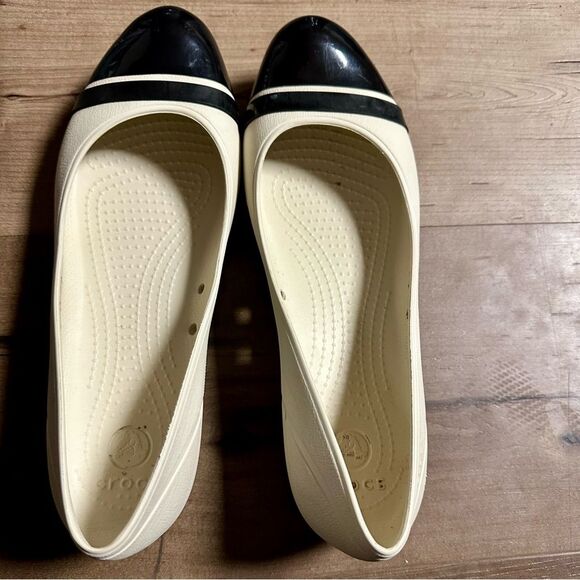 CROCS Black and Cream Flats with Glossy Toe Cap - Picture 1 of 4